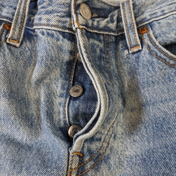 Levi's Jeans Women's 28 Blue Shut Up Wash Wedgie Fit High-Rise Raw Hem 27” - Picture 8 of 11